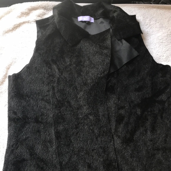 Girls fur long vest - Picture 3 of 5